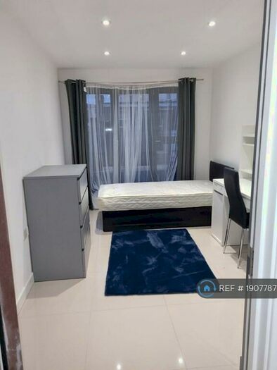 2 Bedroom Flat To Rent In Cosmos Apartments, London, E14