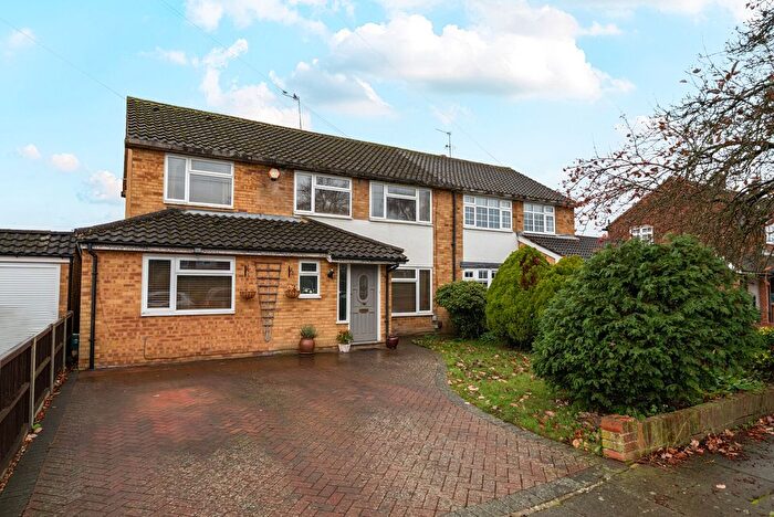 4 Bedroom Semi-Detached House For Sale In Briar Road, Shepperton, TW17