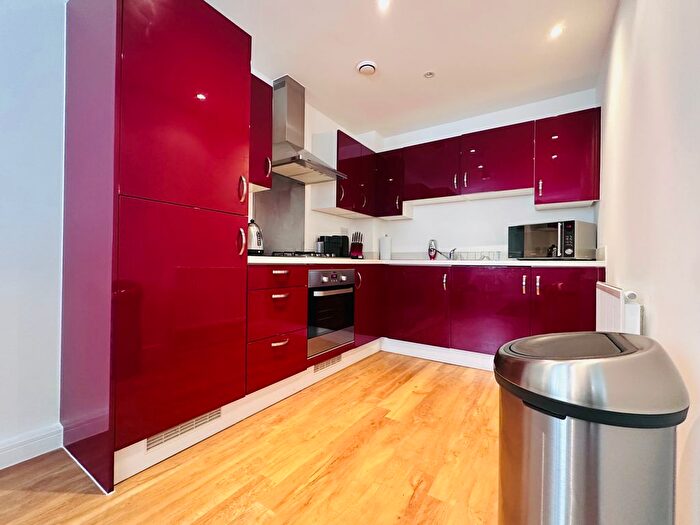 1 Bedroom Flat To Rent In Wells View Drive, Bromley, BR2