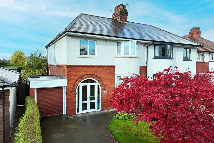 3 Bedroom Semi-detached House For Sale In Green Drive, Penwortham, PR1