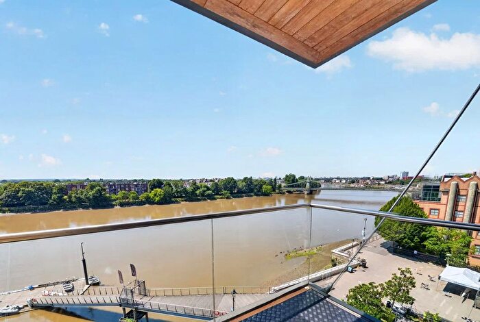 3 Bedroom Flat For Sale In Parr's Way, Hammersmith, W6