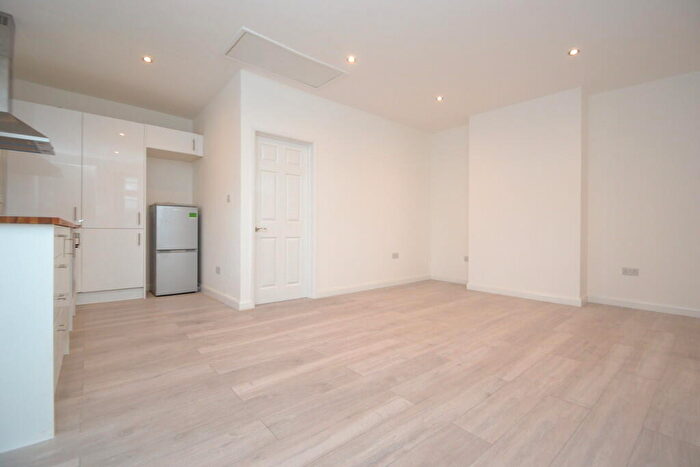 1 Bedroom Apartment To Rent In Long Ditton, Surbiton, KT6