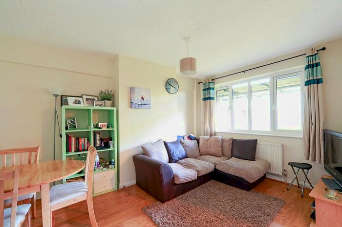 1 Bedroom Flat To Rent In Kimber Road, London, SW18