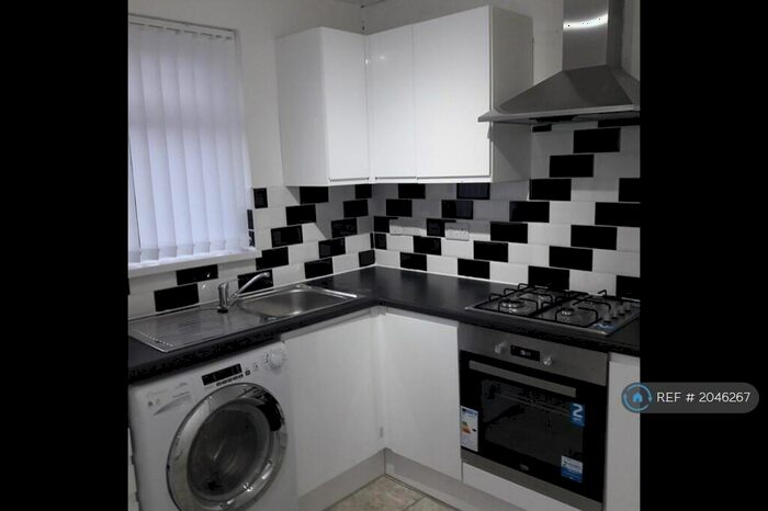 2 Bedroom Flat To Rent In Heathfield Road, Cardiff, CF14
