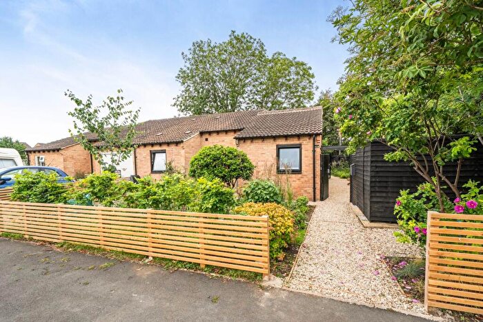 4 Bedroom Semi-Detached Bungalow For Sale In Sycamore Drive, Frome, BA11