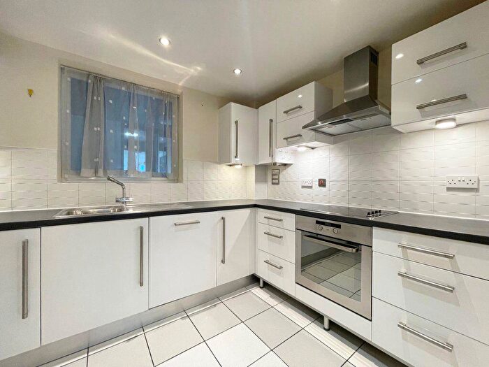 3 Bedroom Flat To Rent In Horsted Court -, P15