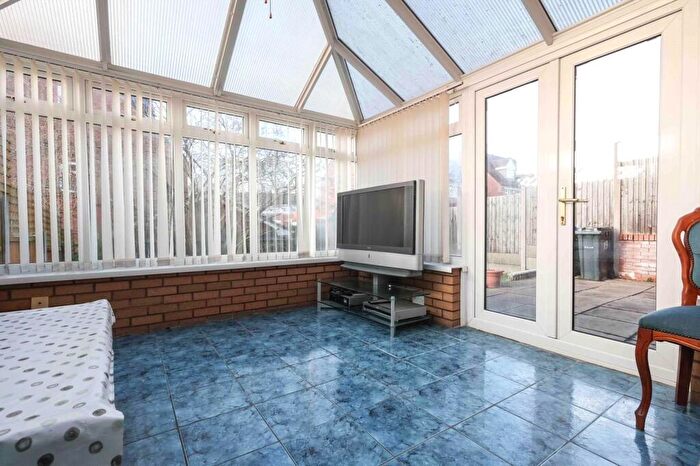 4 Bedroom Detached House For Sale In Small Close, Smethwick, West Midlands, B67