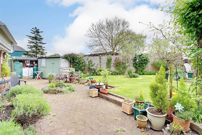 2 Bedroom Detached Bungalow For Sale In Main Street, Ellerker, Brough, HU15