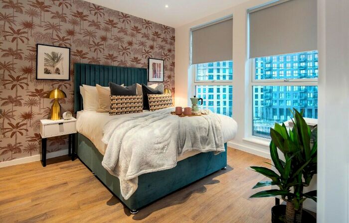 2 Bedroom Apartment To Rent In Silvertown Way, London, E16