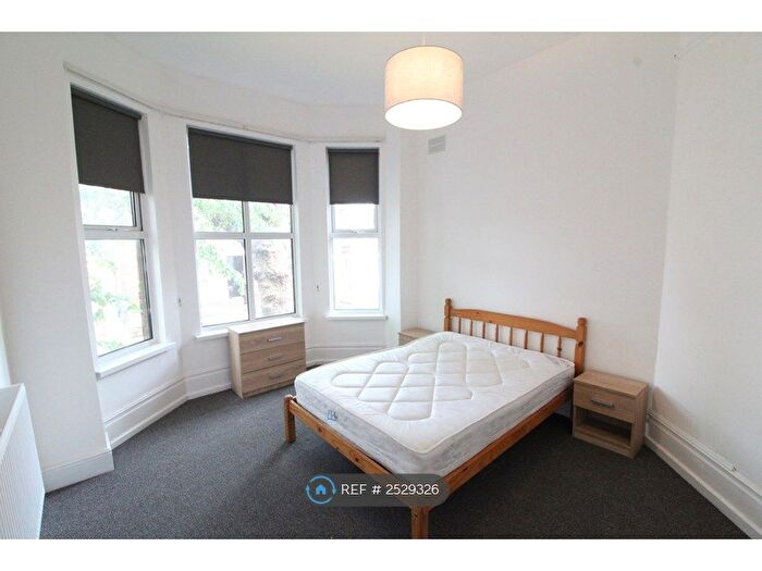 1 Bedroom Flat To Rent In Derby Road, Nottingham, NG7