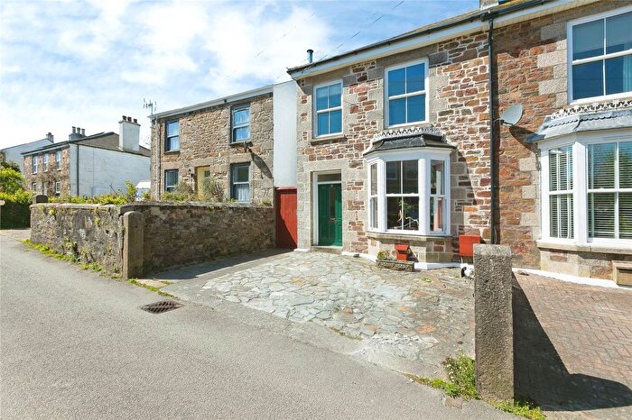 4 Bedroom End Terrace House For Sale In Coach Lane, Redruth, Cornwall, TR15
