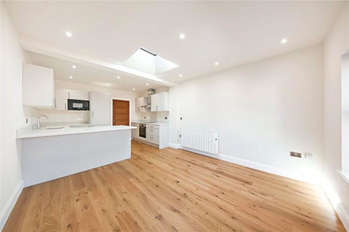 1 Bedroom Apartment To Rent In Church Street, Enfield, EN2