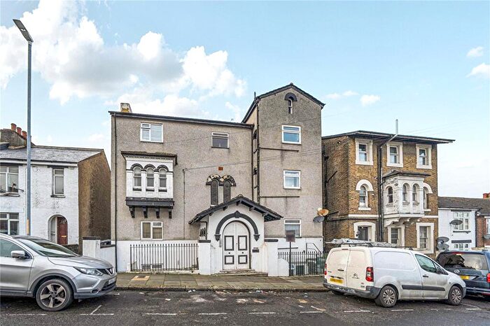 1 Bedroom Apartment For Sale In Burch Road, Northfleet, DA11