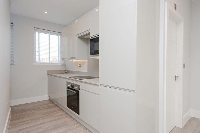 2 Bedroom Flat To Rent In London Road, Morden, SM4