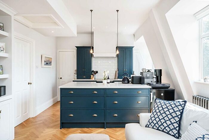 2 Bedroom Flat To Rent In Sheen Road, Richmond, TW9