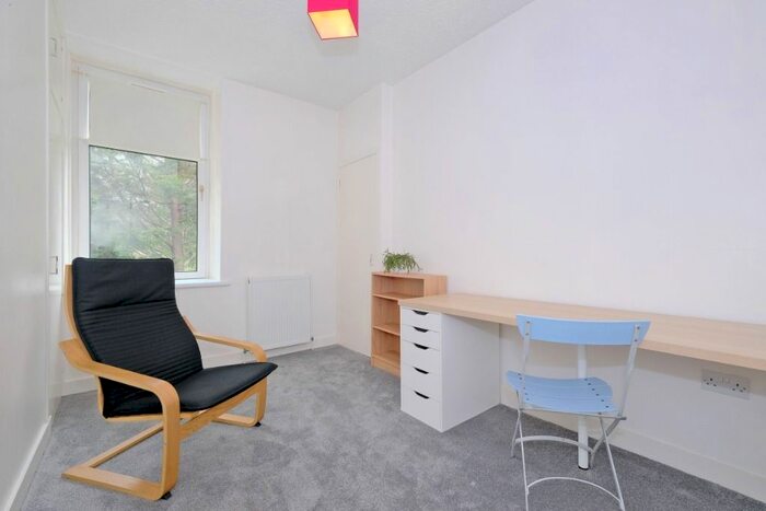 2 Bedroom Flat To Rent In Menzies Road, Torry, Aberdeen, AB11