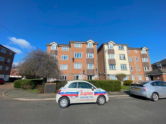 2 Bedroom Flat To Rent In Tennyson Close, Scotland Green Road, Ponders End, Enfield, EN3