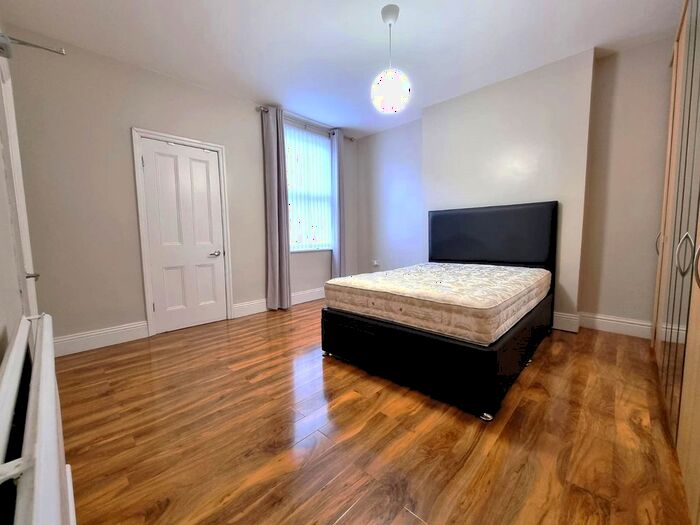 Studio To Rent In Ecclesall Road, Sheffield, S11