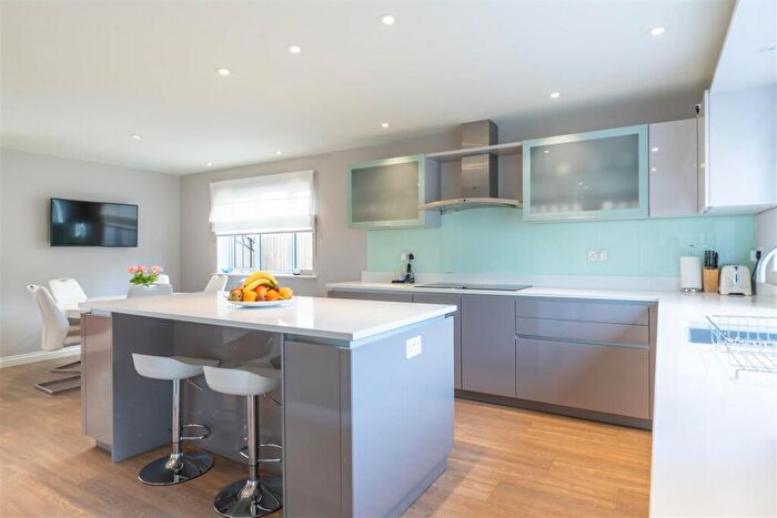4 Bedroom Detached House For Sale In Brudenell Avenue, Sandbanks, BH13