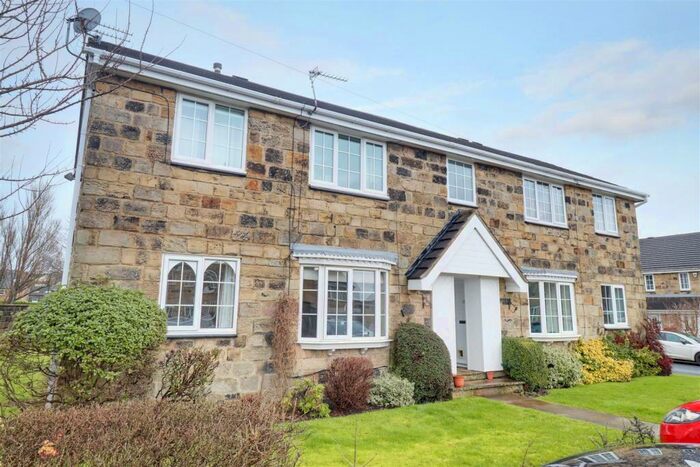 1 Bedroom Apartment To Rent In Lea Mill Park Close, Yeadon, Leeds, LS19