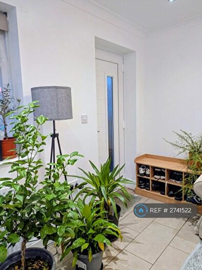 3 Bedroom Flat To Rent In Oxford Street, Rugby, CV21