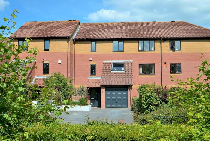 3 Bedroom Semi-Detached House To Rent In Woodley Headland, Peartree Bridge, MK6