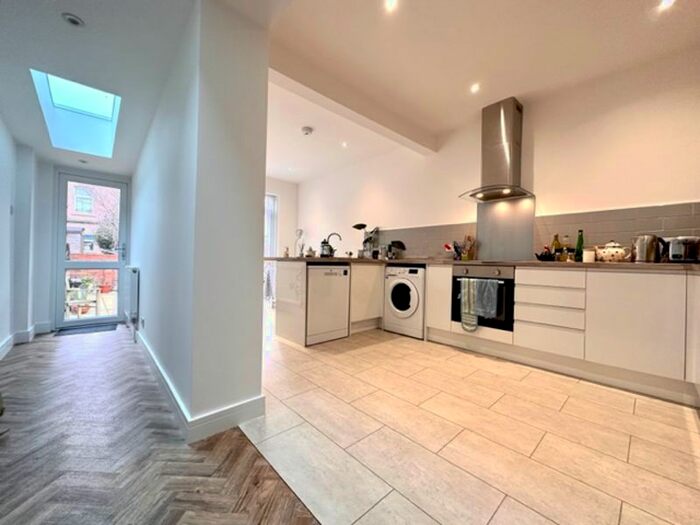 3 Bedroom Terraced House To Rent In Harcourt Road, Fratton, Portsmouth, PO1