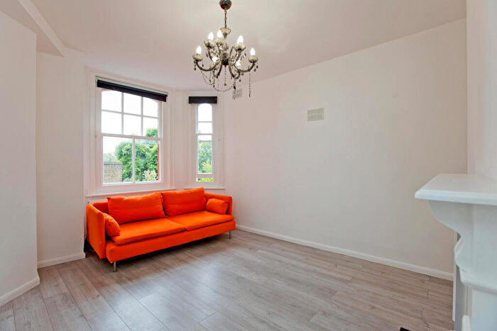 1 Bedroom Apartment To Rent In Heath Street, London, Greater London, NW3