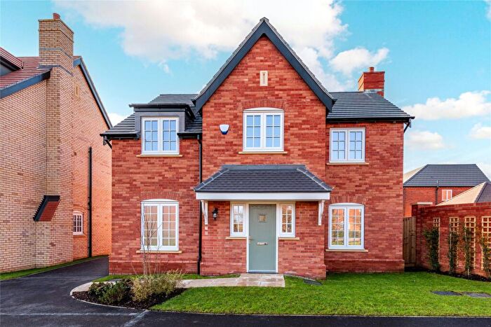 4 Bedroom Detached House For Sale In West Street, Northampton, Northamptonshire, NN5