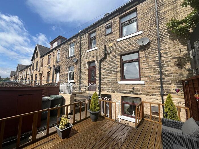 3 Bedroom Terraced House For Sale In Second Street, Low Moor, Bradford, BD12