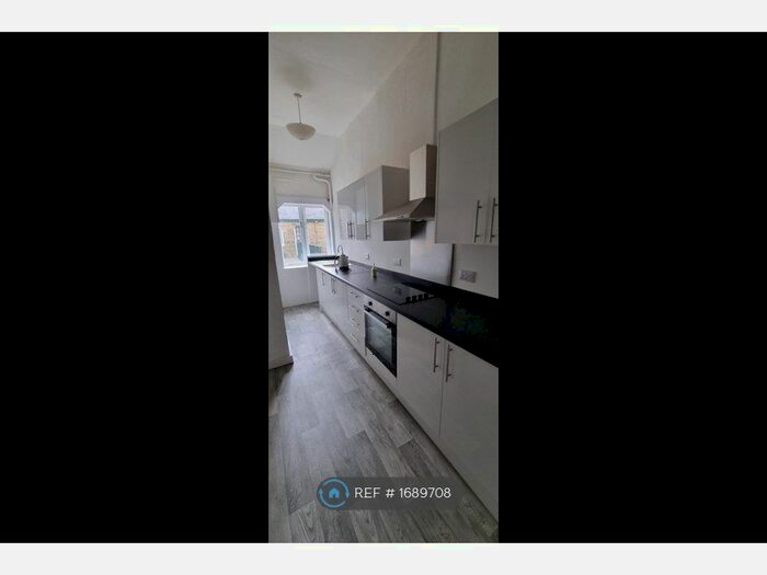 2 Bedroom Flat To Rent In Boscobel Road, St. Leonards-On-Sea, TN38