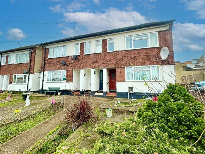 2 Bedroom Maisonette To Rent In Ethelburga Road, Romford, RM3