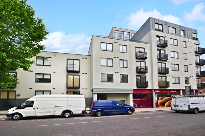 2 Bedroom Flat To Rent In Cavendish Road, Kilburn, NW6