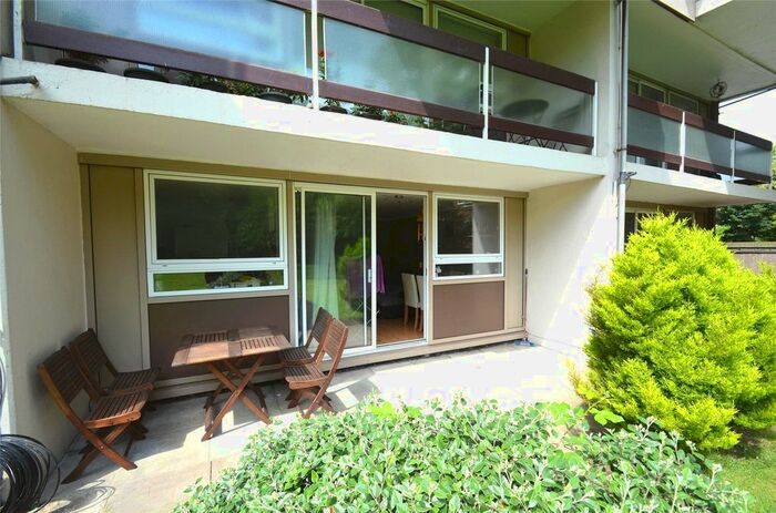 1 Bedroom Flat To Rent In Grange Vale, Surrey, SM2