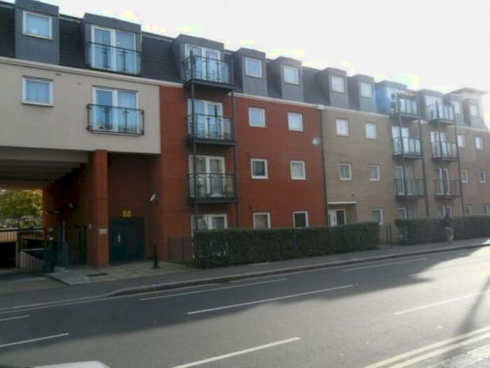 2 Bedroom Apartment To Rent In Topaz Court, Leytonstone, London, E11