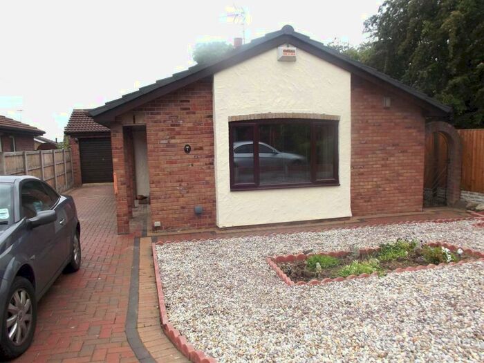 2 Bedroom Bungalow To Rent In Esless Park, Rhostyllen, LL14