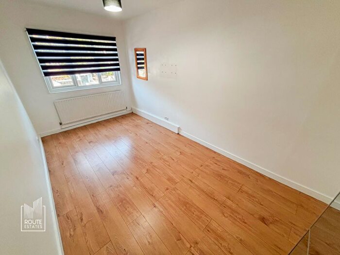 2 Bedroom Flat To Rent In Green Lanes, Hackney, N16