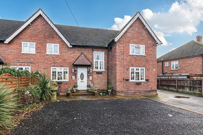 4 Bedroom Semi Detached House For Sale In Winchester Road, Ash, GU12