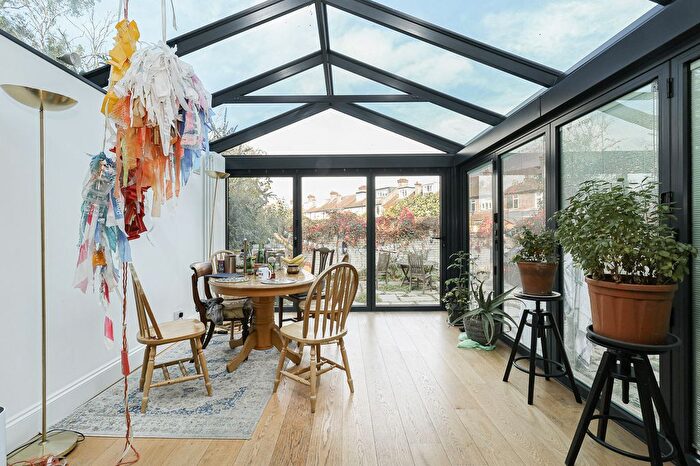 4 Bedroom Town House To Rent In St. Quintin Avenue, Ladbroke Grove, W10