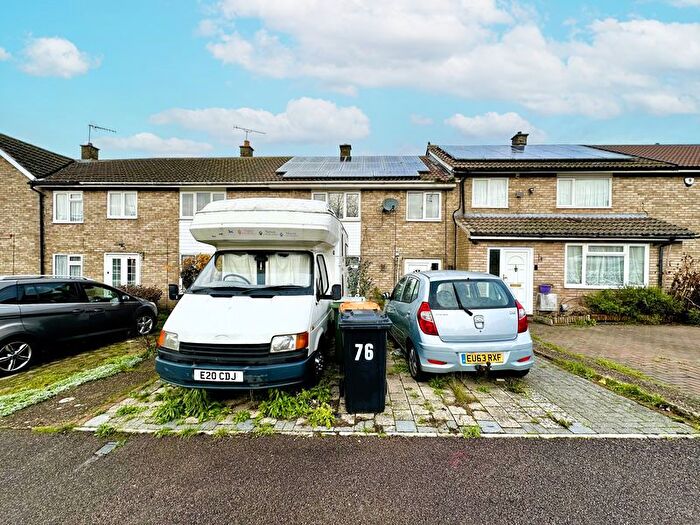 3 Bedroom Terraced House For Sale In Leaf Road, Dunstable, LU5
