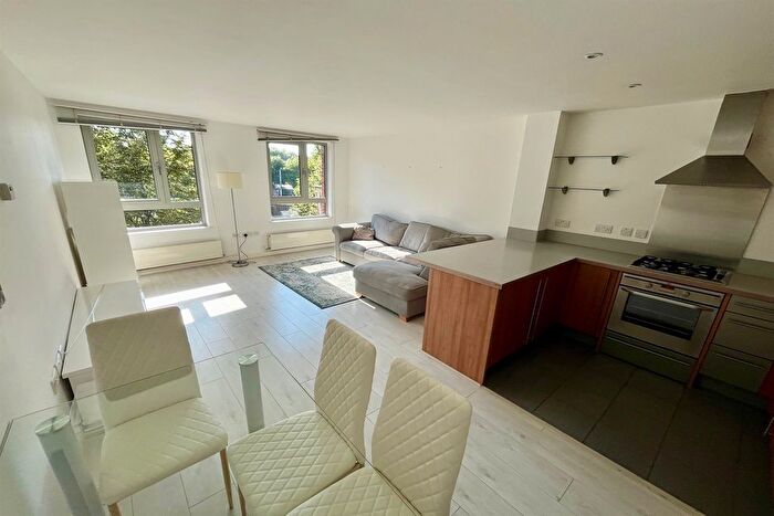 2 Bedroom Flat To Rent In Carronade Court, Eden Grove, London, N7