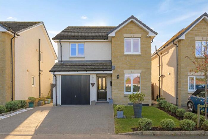 4 Bedroom Detached House For Sale In Colin Smith Place, Kingseat, KY12