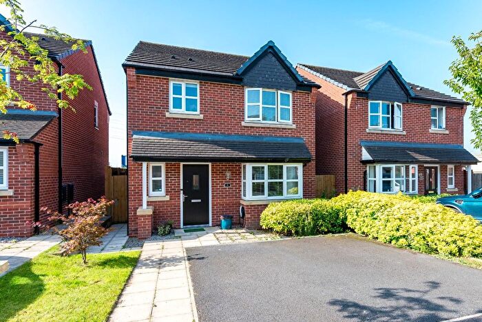 3 Bedroom Detached House For Sale In Spinning Grove, Bolton, BL1