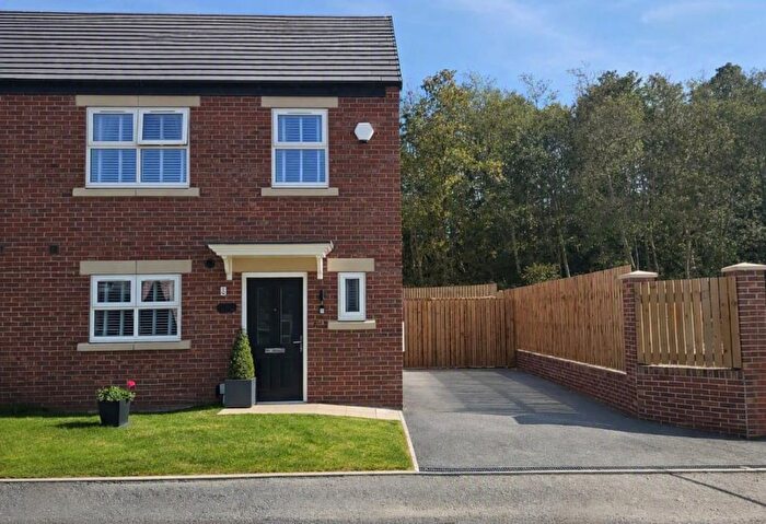 3 Bedroom Semi-detached House For Sale In Hawthorn Drive, Hemsworth, WF9
