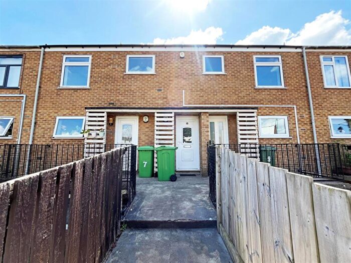 2 Bedroom Maisonette To Rent In Tippett Court, Thorneywood, Nottingham, NG3