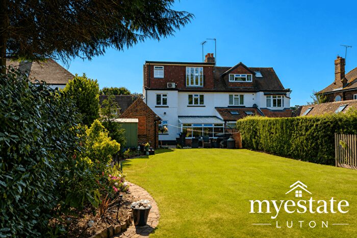 4 Bedroom Semi-Detached House For Sale In Luton, LU1