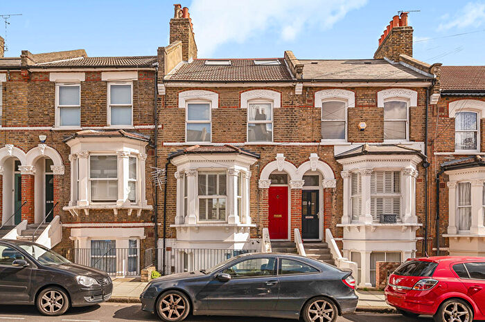 3 Bedroom Apartment For Sale In Ivanhoe Road, East Dulwich, London, SE5