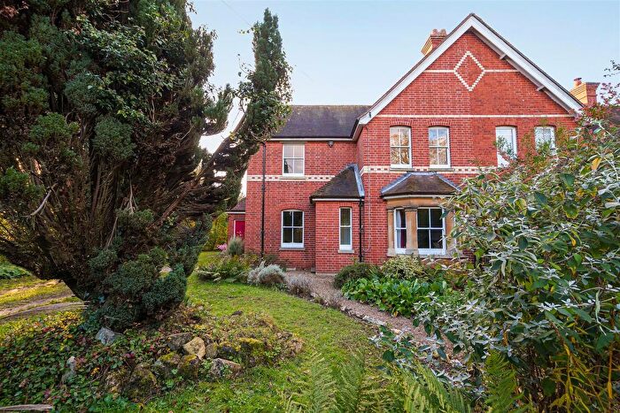 3 Bedroom Semi-Detached House For Sale In New Road, Ruscombe, Reading, Berkshire, RG10