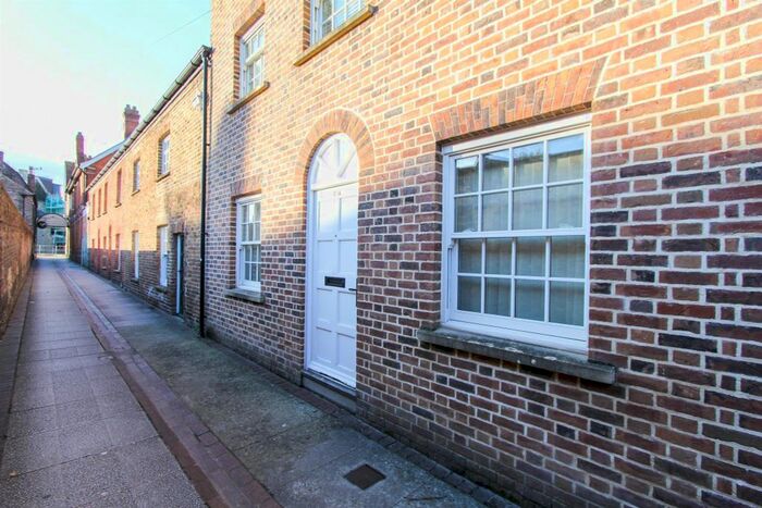1 Bedroom Flat To Rent In Bath Place, Taunton, TA1