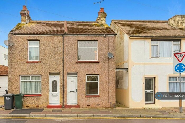 2 Bedroom Semi-Detached House To Rent In Swanscombe Street, Swanscombe, DA10